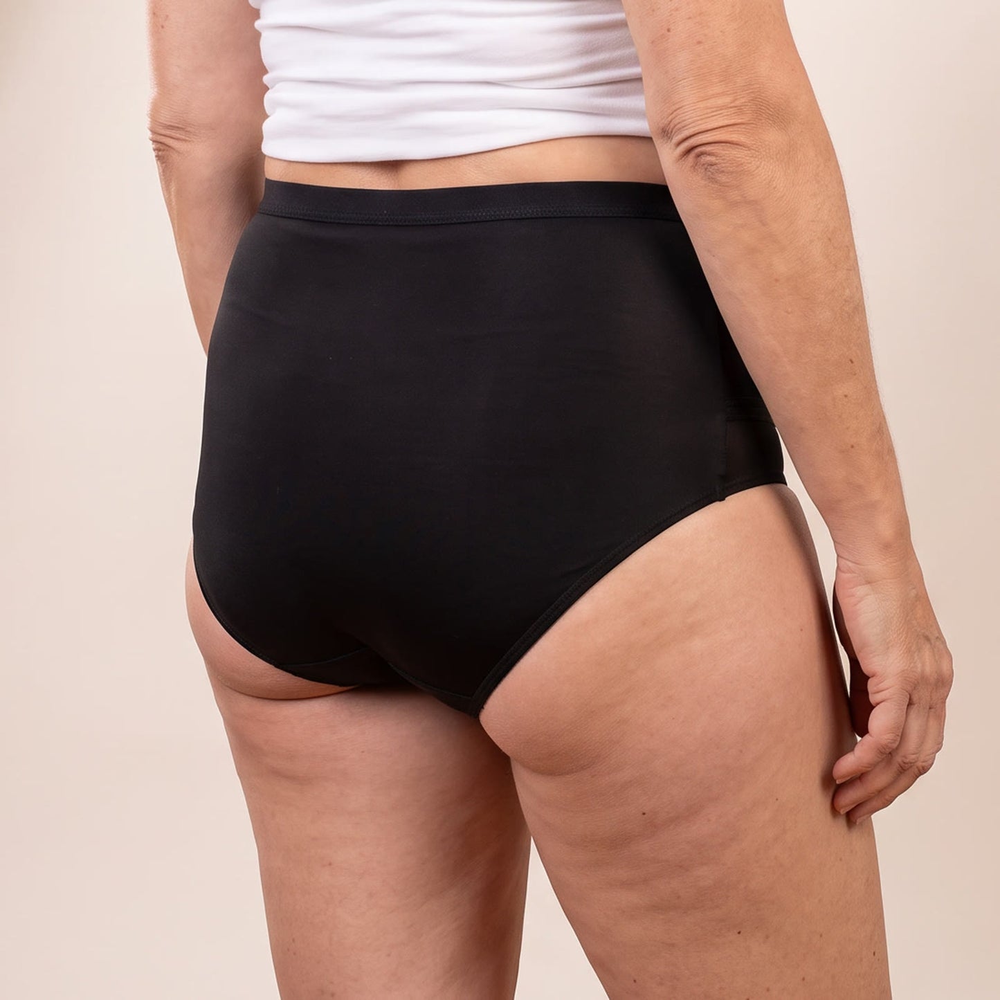 Culotte gainante taille haute — maintien croisé en X